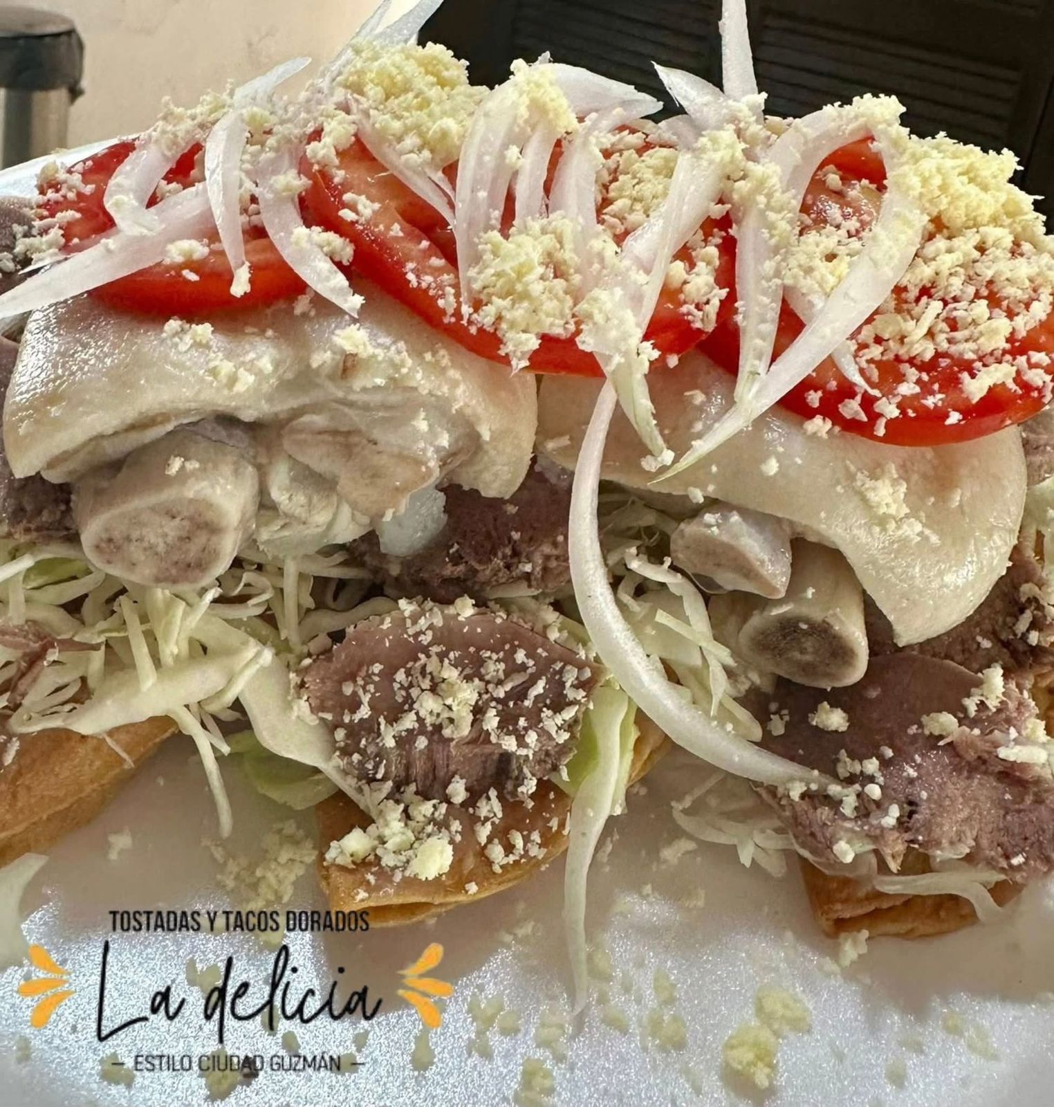 Taco dorado campechano