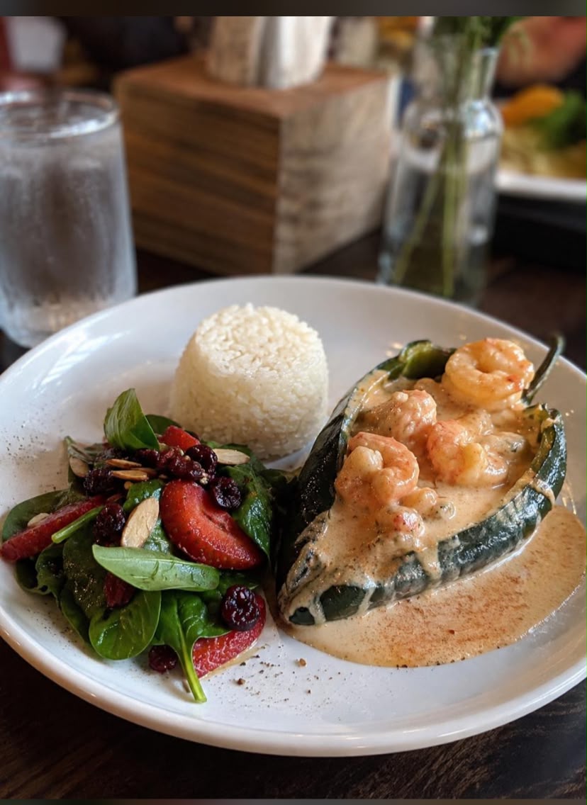 CHILE RELLENO DE CAMARON 